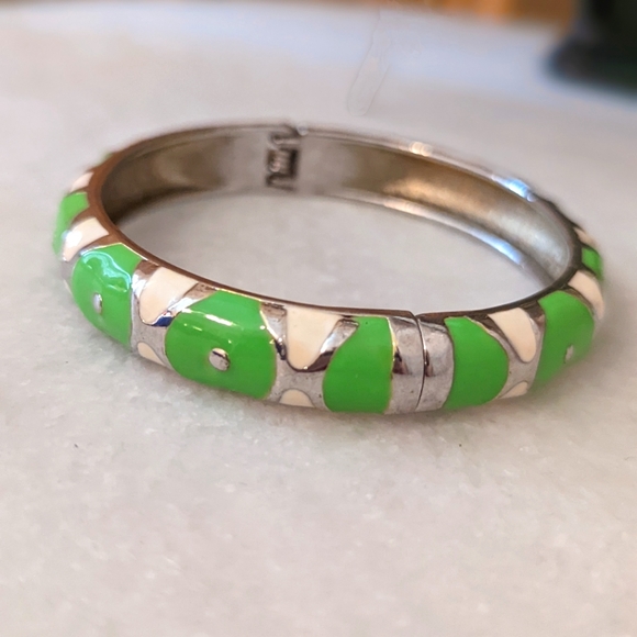 Hinge Silver Green & White Enamel Bangle Bracelet - Picture 6 of 6